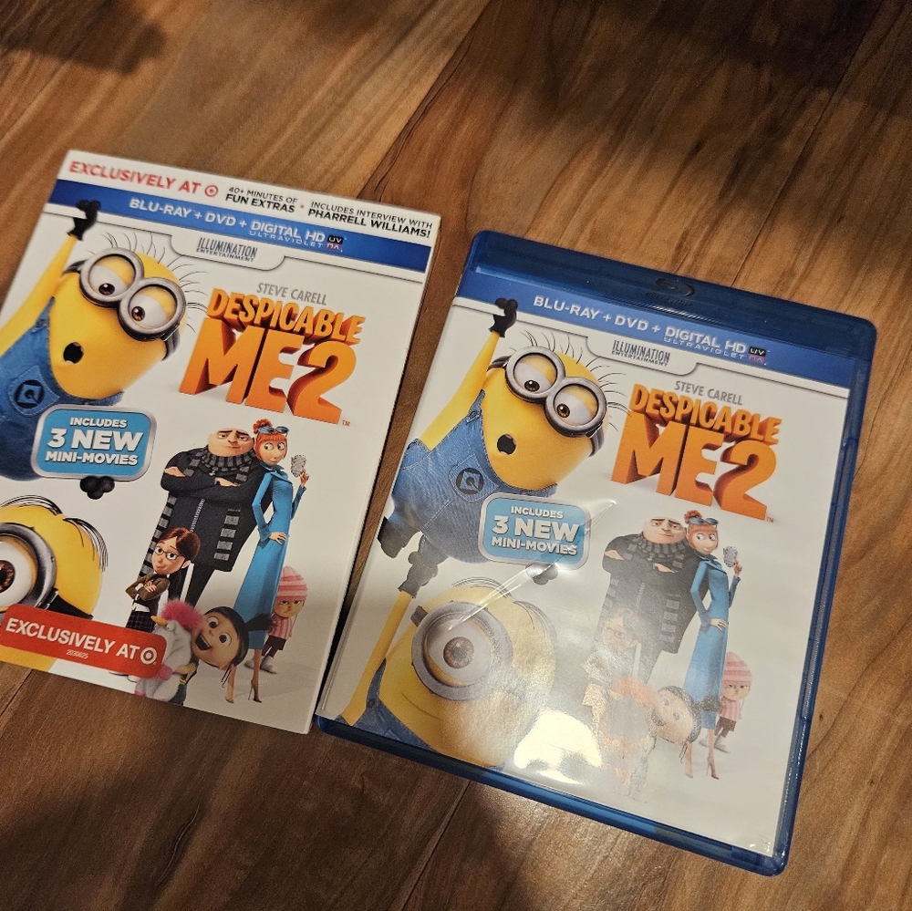 Despicable Me 2 Blu-ray and DVD Set